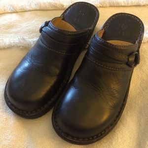 Black b.o.c chunky mules